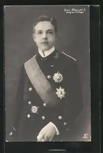 AK König Don Manuel von Portugal in Uniform mit Orden