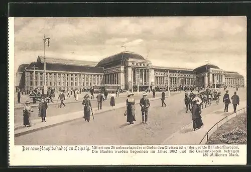 AK Leipzig, Hauptbahnhof, Passanten auf dem Vorplatz