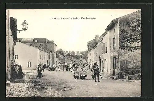 AK Flavigny-sur-Moselle, Une Procession