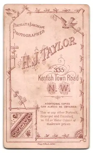 Fotografie H. J. Taylor, London, 335, Kentish Town Road, Portrait älterer Herr in zeitgenössischer Kleidung