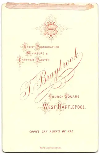 Fotografie T. Braybrook, West Hartlepool, Church Square, Junge Dame mit Puffärmeln