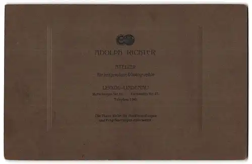 Fotografie Adolph Richter, Leipzig-Lindenau, Merseburger Strasse 61, Portrait bürgerliches Paar in hübscher Kleidung