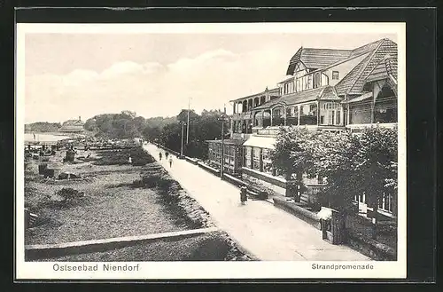 AK Niendorf, Strandpromenade mit Passanten