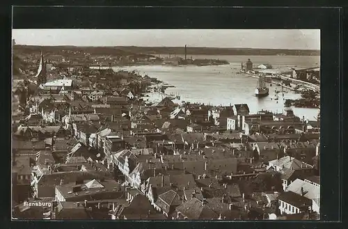 AK Flensburg, Ortsansicht aus der Vogelschau im Hafen