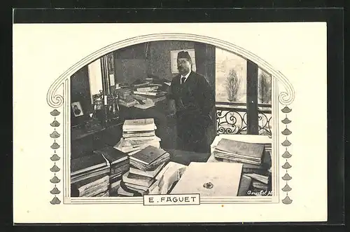 AK E. Faguet im Arbeitszimmer mit Bücher