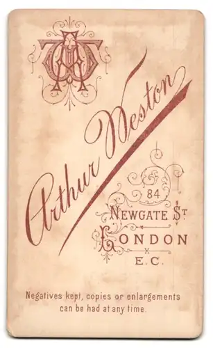 Fotografie Arthur Weston, London-EC, 84, Newgate St., Portrait stattlicher Herr mit Krawatte und Schnauzbart