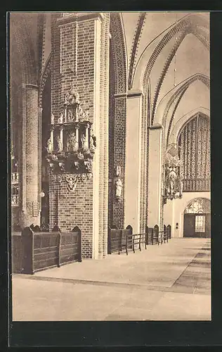 AK Lüneburg, St. Johanniskirche, Äusseres nördliches Seitenschiff, Links Grabdenkmal des Bürgermeisters Albert Elver