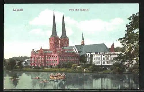 AK Lübeck, Dom und Museum vom Wasser aus