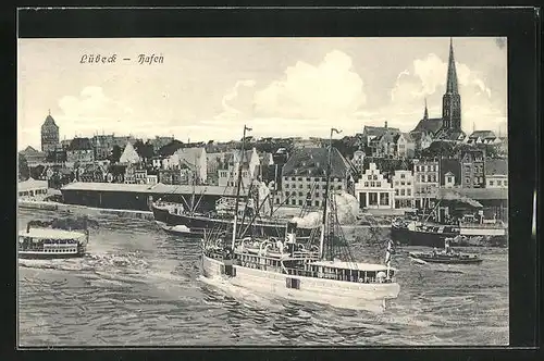 AK Lübeck, Hafen mit Ausflugsschiffen und Handelsschiffen