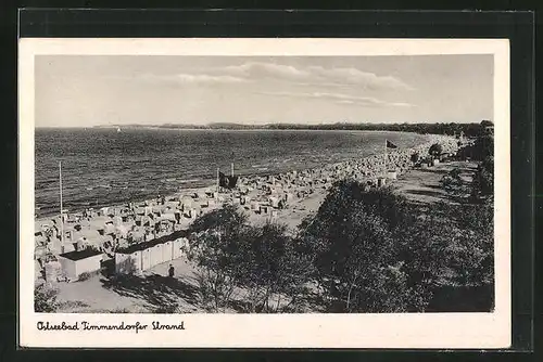 AK Timmendorfer Strand, Strand voller Strandkörbe an der Ostseeküste