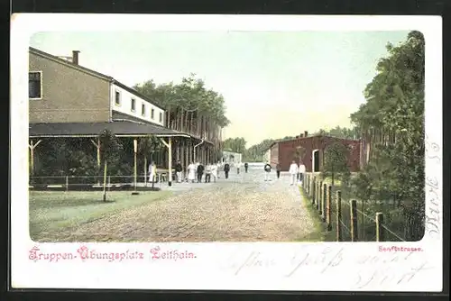 AK Zeithain, Truppen-Übungsplatz, Senftstrasse mit Soldaten