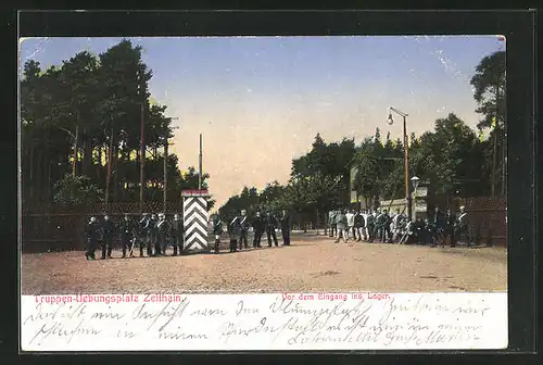 AK Zeithain, Truppen-Übungsplatz, Vor dem Eingang ins Lager