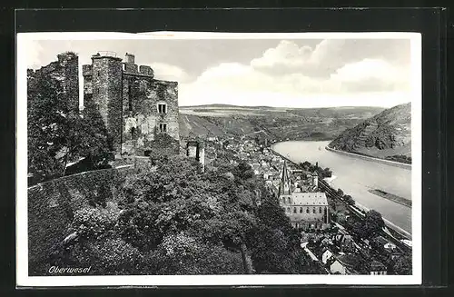 AK Oberwesel, an der Ruine mit Blick auf die Stadt am Fluss