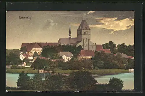 AK Ratzeburg i.L., Blick zur Kirche im Ort