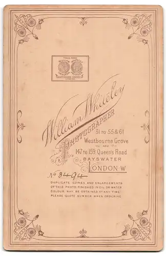 Fotografie William Whiteley, London-W, 31 to 55 & 61, Westbourne Grove, Brustportrait junger Mann im Anzug