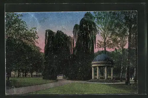 AK Bad Pyrmont, Erdbeertempel im Park