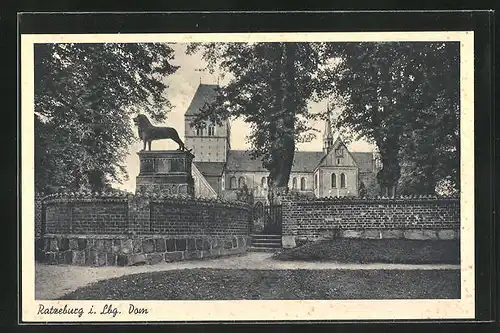 AK Ratzeburg i. Lbg., Dom mit Löwenstatue