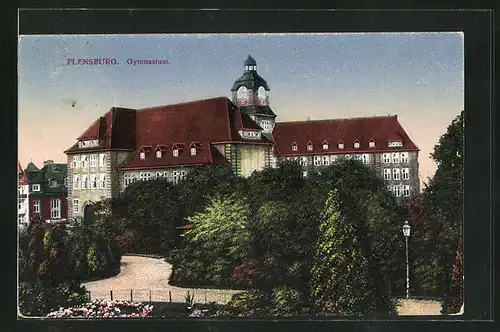 AK Flensburg, Gymnasium während der Dämmerung