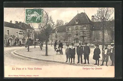 AK Savigny-les-Beaune, La Place et le Vieux Chateau