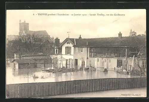 AK Troyes, Lavoir Trolley, rue des Guillemets, Inondation 1910, Hochwasser