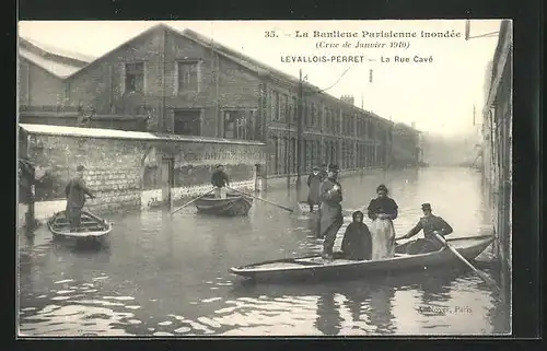 AK Levallois-Perret, La Rue Cavé, La Crue de la Seine, Janvier 1910, Hochwasser