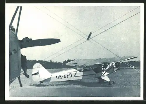 AK Flugzeug Letadlo Piper Cup vor dem Start