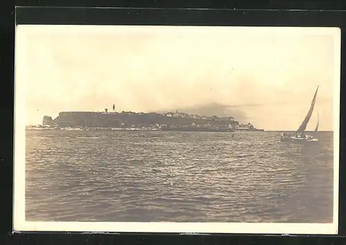 AK Helgoland, Blick von der Düne zur Insel