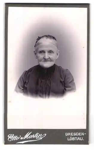 Fotografie Otto Martin, Dresden-Löbtau Reisewitzerstrasse 18, Portrait alte bürgerliche Dame