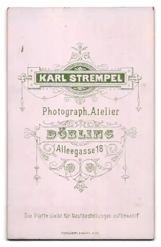 Fotografie Karl Strempel, Döbling Alleegasse 18, kleiner Junge in Uniform posierend