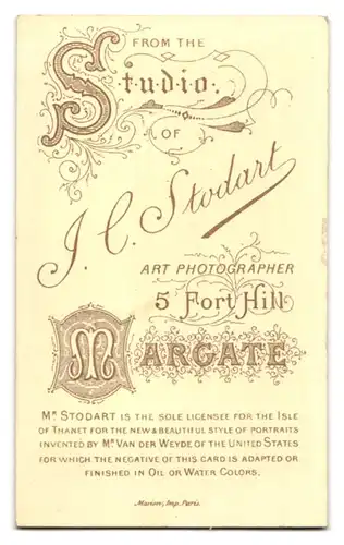 Fotografie J. C. Stodart, Margate, 5, Fort Hill, Portrait bürgerliche Dame mit Hochsteckfrisur