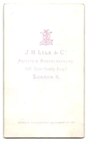 Fotografie J. H. Lile & Co., London-N, 129, New North Road, Portrait junge Dame im festlichen Kleid