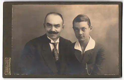 Fotografie Friedrich Ehlers, Solingen, Kaiserstrasse 45, Portrait bürgerlicher Herr mit seinem Sohn