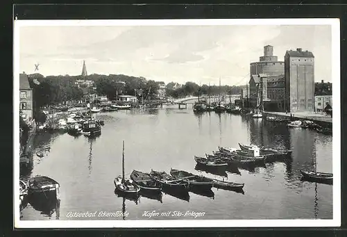 AK Eckernförde, Hafen mit Silo-Anlagen