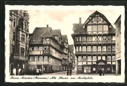 AK Hann. Münden / Oberweser, Alte Häuser am Marktplatz