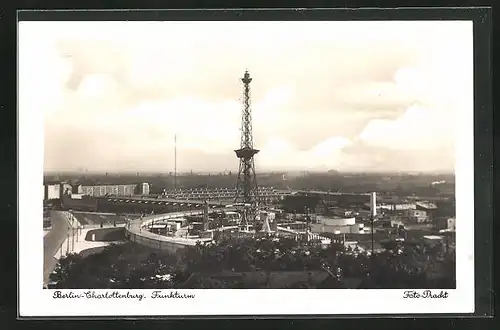 AK Berlin-Charlottenburg, Blick nach dem Funkturm, Ausstellungsgelände