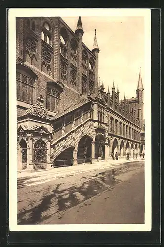 AK Lübeck, Strassenpartie mit Rathaus