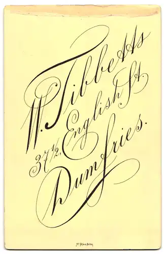 Fotografie W. Tibbetts, Dumfries, 37 1 /2, English St., Portrait stattlicher Herr in modischer Kleidung
