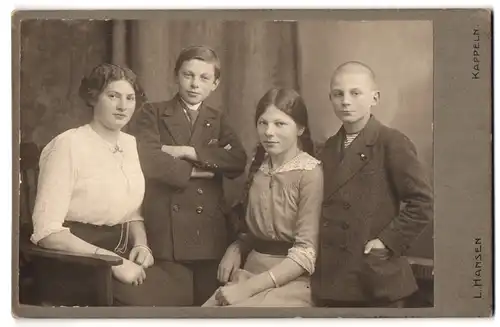 Fotografie L. Hansen, Kappeln, Portrait bürgerliche Dame mit Mädchen und zwei Jungen