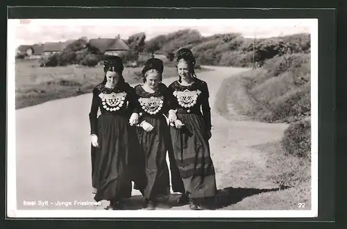 AK Sylt, Junge Friesinnen in Volkstracht