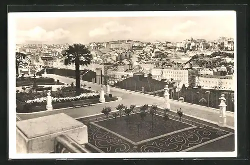 AK Lisboa, Gartenanlage vor Teilansicht der Stadt