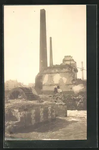 Foto-AK Rethel, zerstörte Fabrik nach dem Kampf