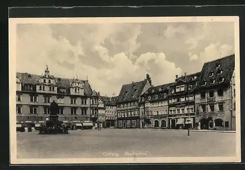 AK Coburg, Marktplatz mit Geschäften und Denkmal