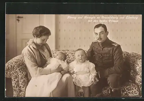 AK Herzog Ernst August von Braunschweig mit den beiden Prinzen