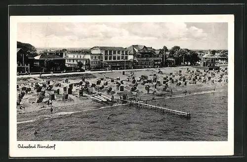 AK Niendorf /Ostsee, Ausblick auf den Strand mit Hotelanlagen