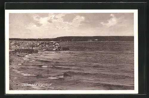 AK Niendorf /Ostsee, Partie am Strand