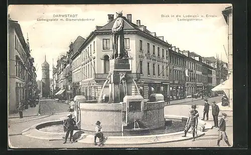 AK Darmstadt, Ludwigsplatz mit Bismarckdenkmal, Blick in die Ludwigs- und Ernst-Ludwigsstrasse