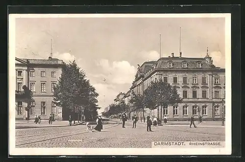 AK Darmstadt, Rheinstrasse mit Passanten