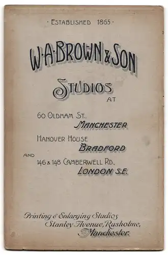 Fotografie W. A. Brown & Son, Manchester, 60, Oldham St., Portrait junges Paar in modischer Kleidung