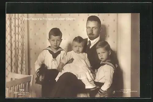 AK Prinz Oskar von Preussen mit seinen Kindern