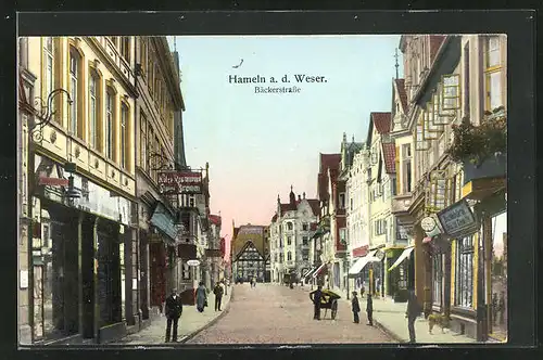 AK Hameln /Weser, Bäckerstrasse mit Hotel Stadt Bremen und Geschäften